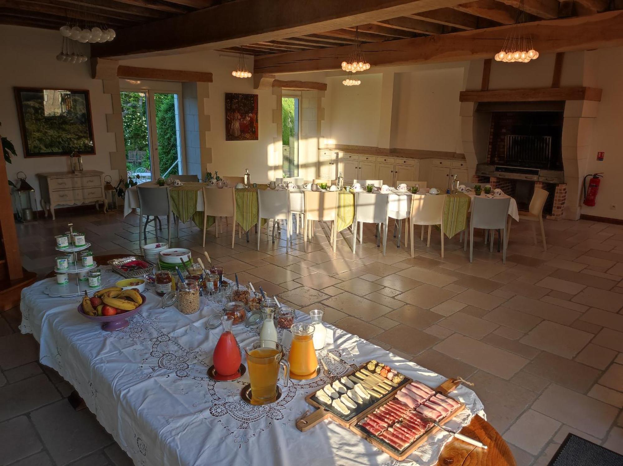 La Poignardiere Chatillon-sur-Indre Экстерьер фото